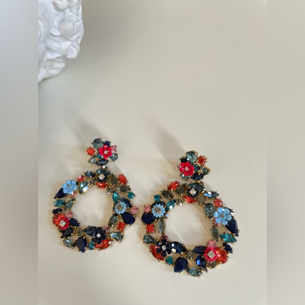 J crew earring. Extremely beautiful.